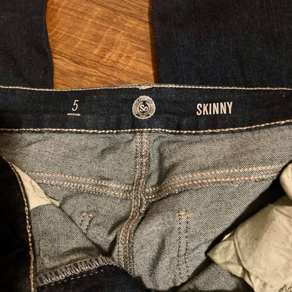 Distressed Jeans - Picture 3 of 4